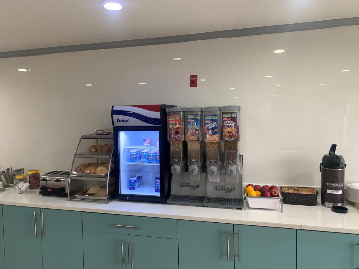 大急流城机场乡村酒店 外观 照片